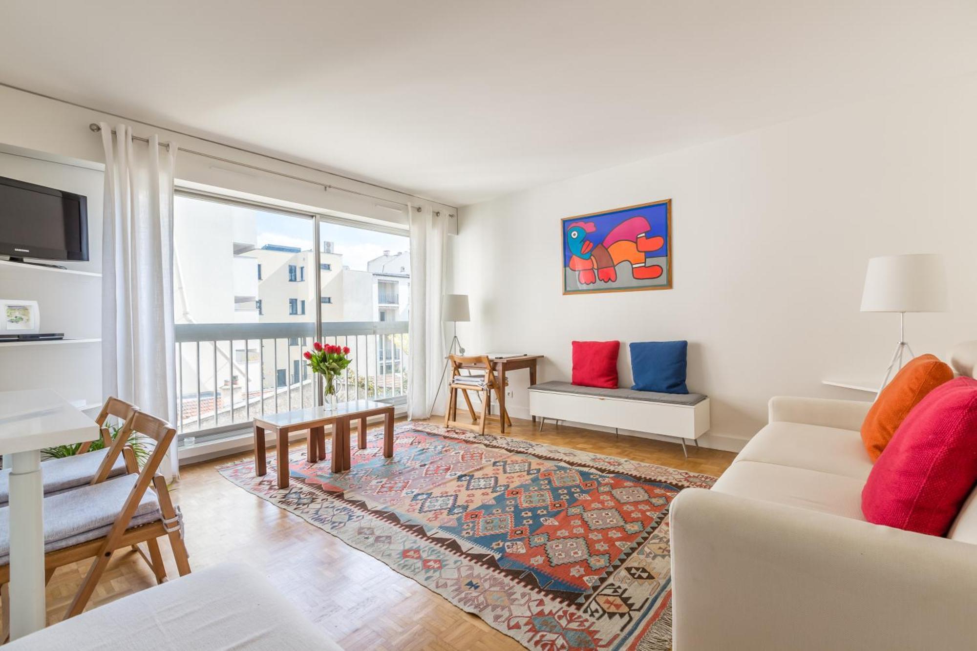 Apartment Veeve - A Pop Of Colour *