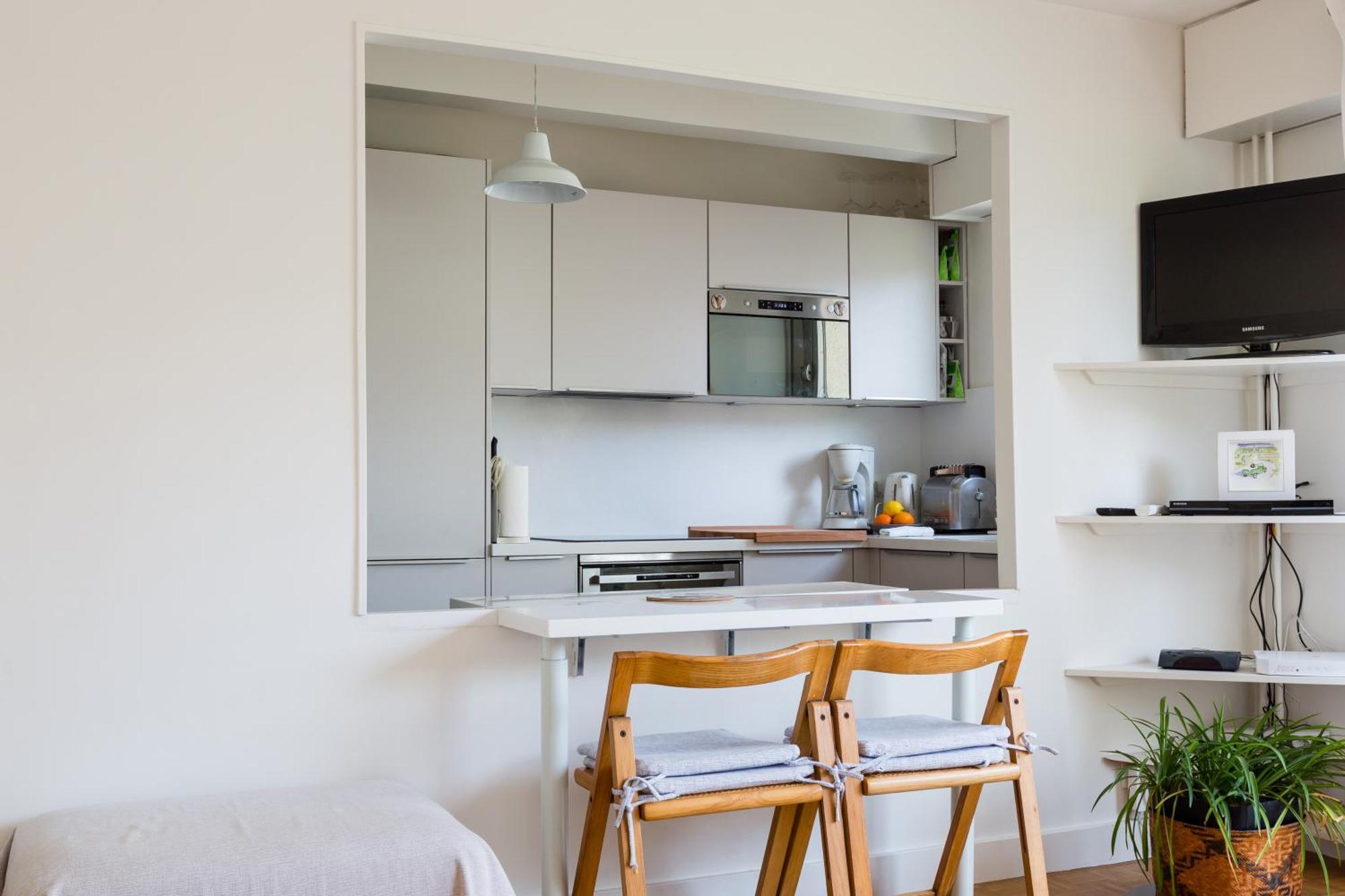 Apartment Veeve - A Pop Of Colour
